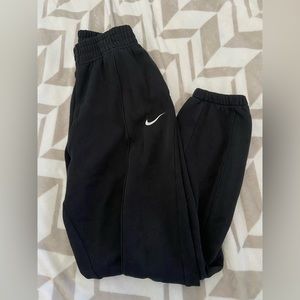 Nike sweatpants woman’s
